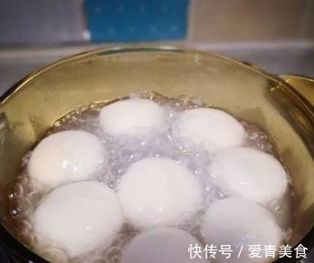 冻汤圆|煮冻汤圆,别直接开水下锅!大厨教你5点,汤圆软糯好吃不开裂