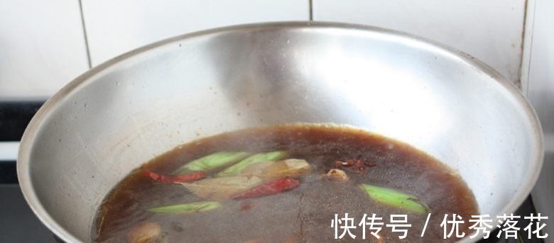 猪手|黄豆炖猪手,满满的胶原蛋白,鲜嫩软烂,吃着太过瘾了!