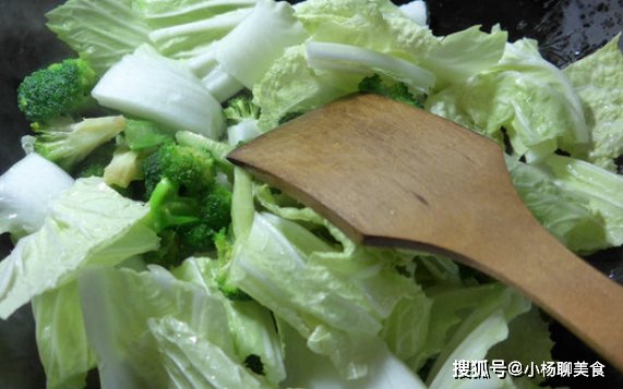 猪油|炒大白菜时，别直接下锅炒了！学会3点，白菜好吃新鲜脆嫩