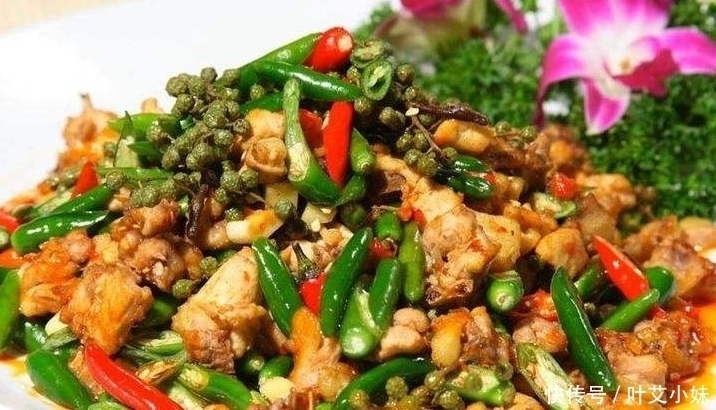 美味可口的家常菜,简单易操作,我家经常做着吃,上桌抢着吃