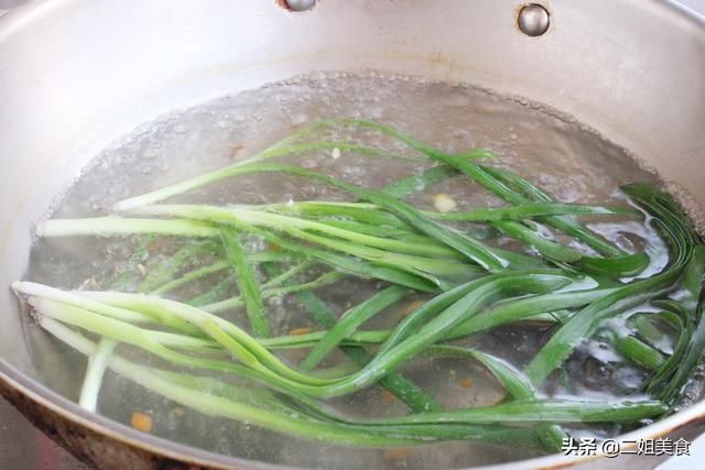 年夜饭加道菜，“四喜福袋”端上桌，寓意八方来福，财源滚滚