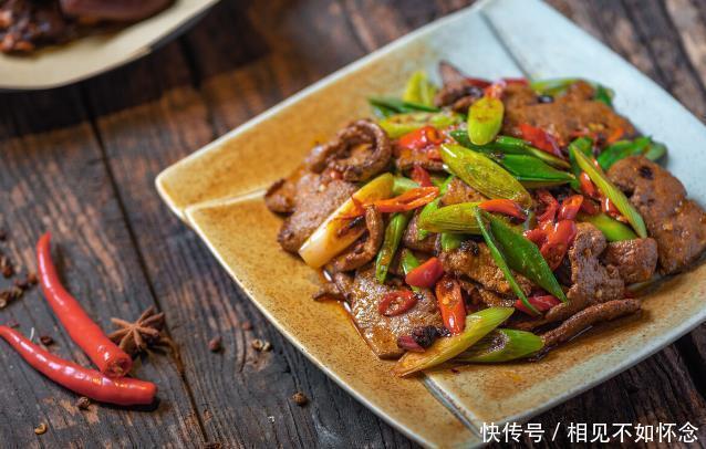 血糖升高|糖尿病医生别只知道少吃甜的,3种咸食物也少吃,以免血糖升高