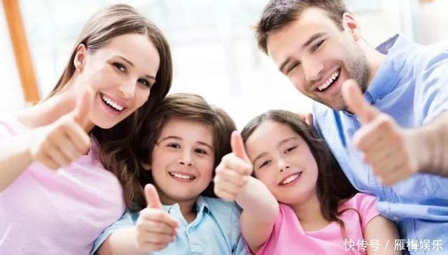 宝宝被人夸赞“好看”这位宝妈高情商的回答，值得学习