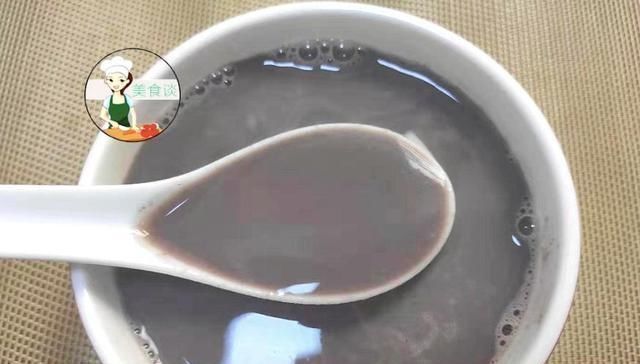 气色|白头发最怕这黑色食材,一碗成本几块钱,常喝气色好,白发变少了