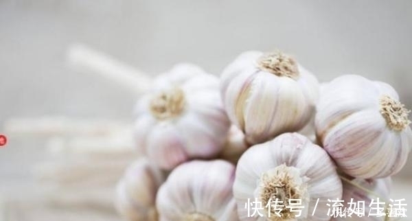 维生素c|经常吃腌制后的大蒜,对身体有益还是有害?看看营养师怎么说