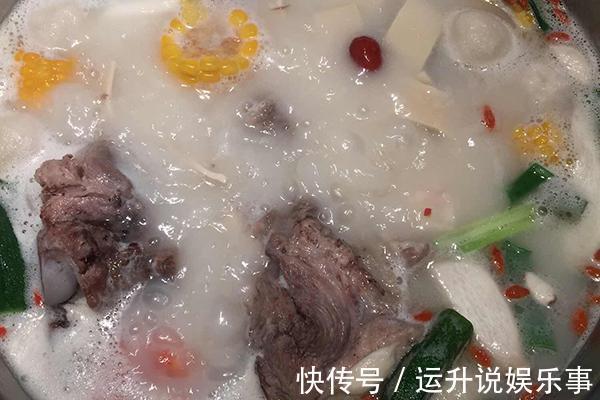 维生素d|补钙的“冠军”,不是骨头汤,平时经常吃,骨头强健,不易疏松