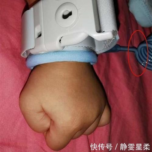 女儿|生二胎时将女儿拴在医院凳子上,如今又要第三胎,网友:孩子可怜