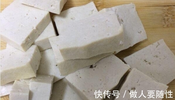老中医|你还在吃红豆薏米吗?老中医告诉你,祛湿“它”更好100倍!