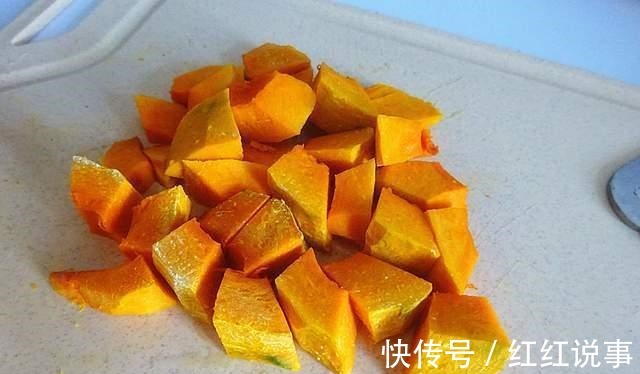 冬日女人必备甜品，这三样食材一起蒸一蒸就好！