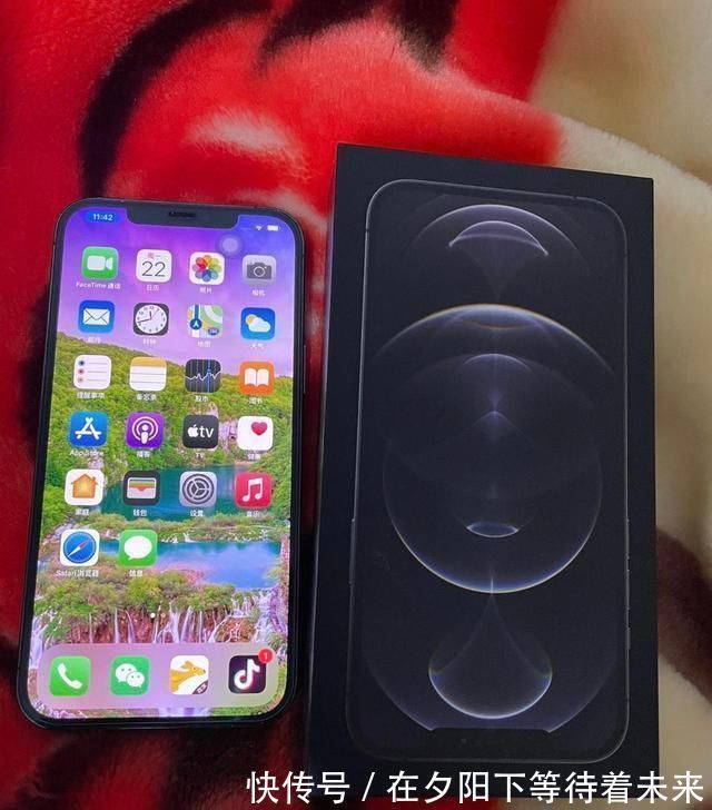 iphone|别再吐槽苹果刘海屏丑了，其实库克比谁都想去掉，但难度谁知道？