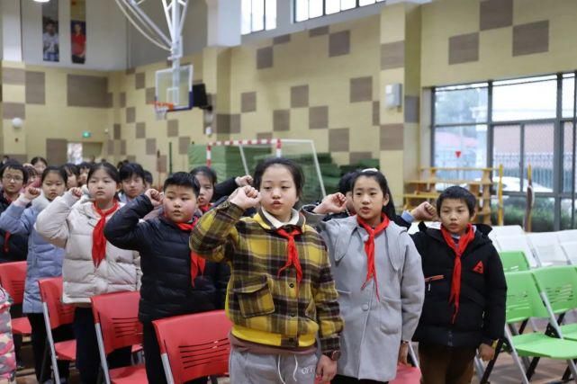 珍惜时间 努力拼搏——记白马涧小学六年级动员大会