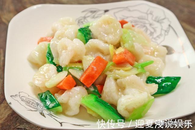 做法|虾仁想要做得饱满爽脆?关键在于腌制和上浆,这种做法简单实用