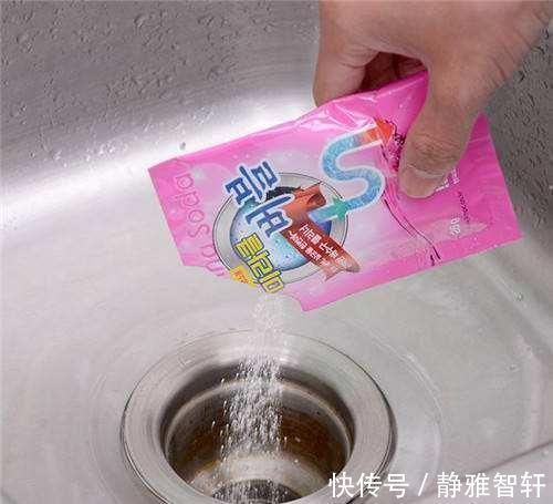 热水|下水道堵了怎么办切记别用热水冲师傅一妙招，瞬间畅通无阻