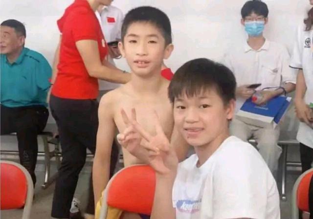 广州体育职业技术学院|全红婵回母校却意外“写作业”!红姐越写越多,14岁天才无奈了