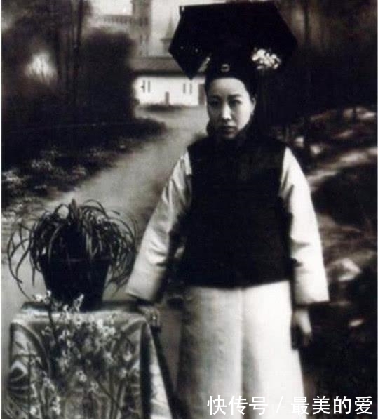 罕见|末代皇帝溥仪罕见老照片, 图五为溥仪奶娘最后一张姐妹花难得一见