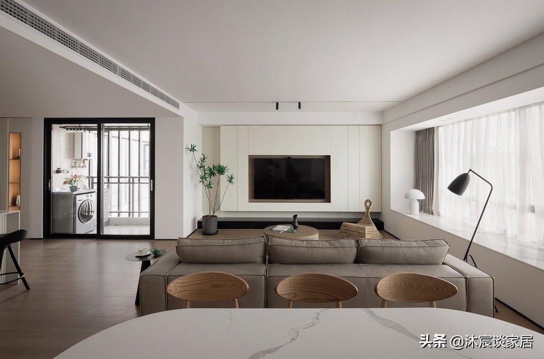 空间|她的极简新房,135平方米横厅结构,室内简洁干净,尽显轻松自然