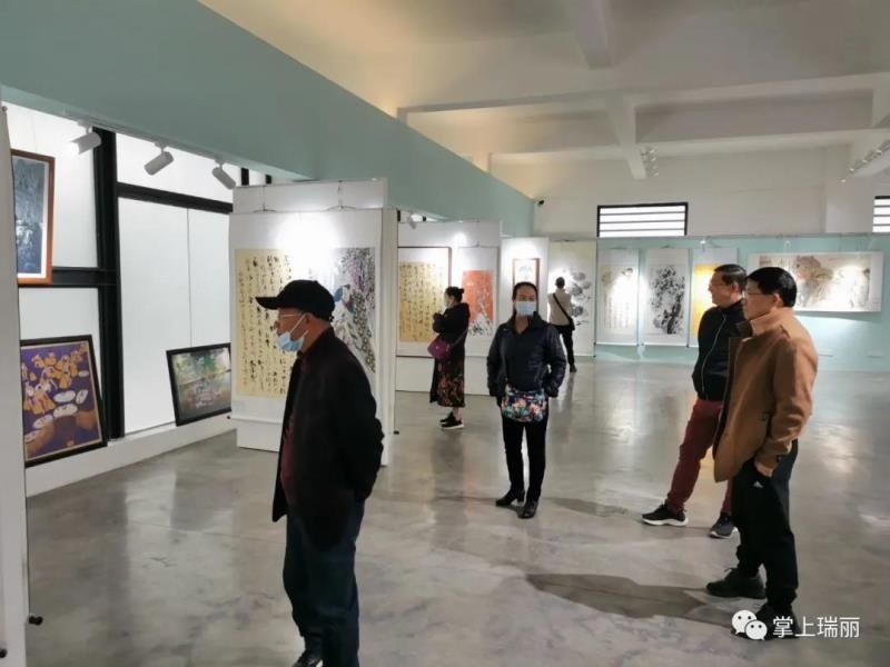  书画展|中缅建交70周年书画展在瑞丽开展