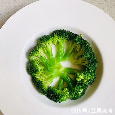 西兰花|#一口新年味，全家享佳味#年味菜乐享鱼