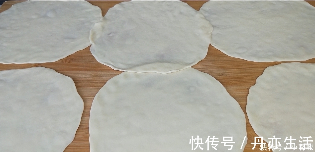 面粉不要蒸馒头了，教你好吃新做法，一次做7个，上桌就扫光，香