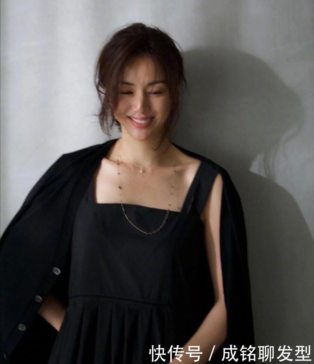 精致|四十岁更要美得“精致”,时尚博主的高级感穿搭,不一样的气质美