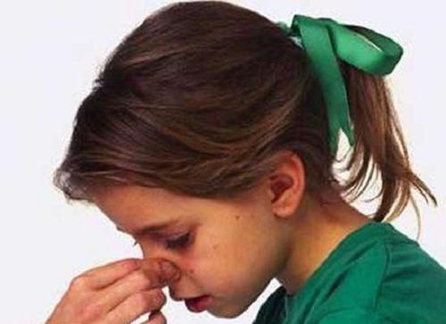 宝妈|4岁男孩鼻血不止,送医院被告知“无法抢救”,只因宝妈这一举动