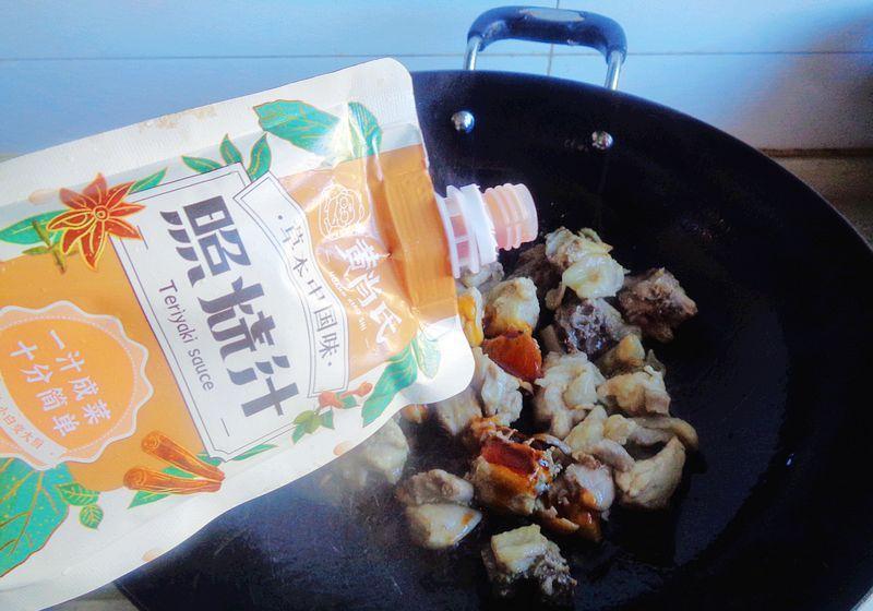 看我家周末午餐吃的啥?照烧鸡配卤藕,美味又好吃