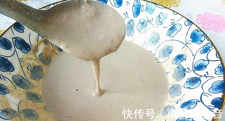 全麦粉|入伏后，有个主食可以常吃，10分钟上桌，营养美味，消汗又顶饱！