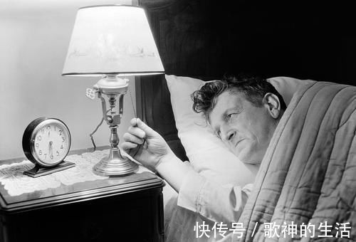 失眠|深夜失眠，总爱胡思乱想？或是这4个原因导致，不可忽视