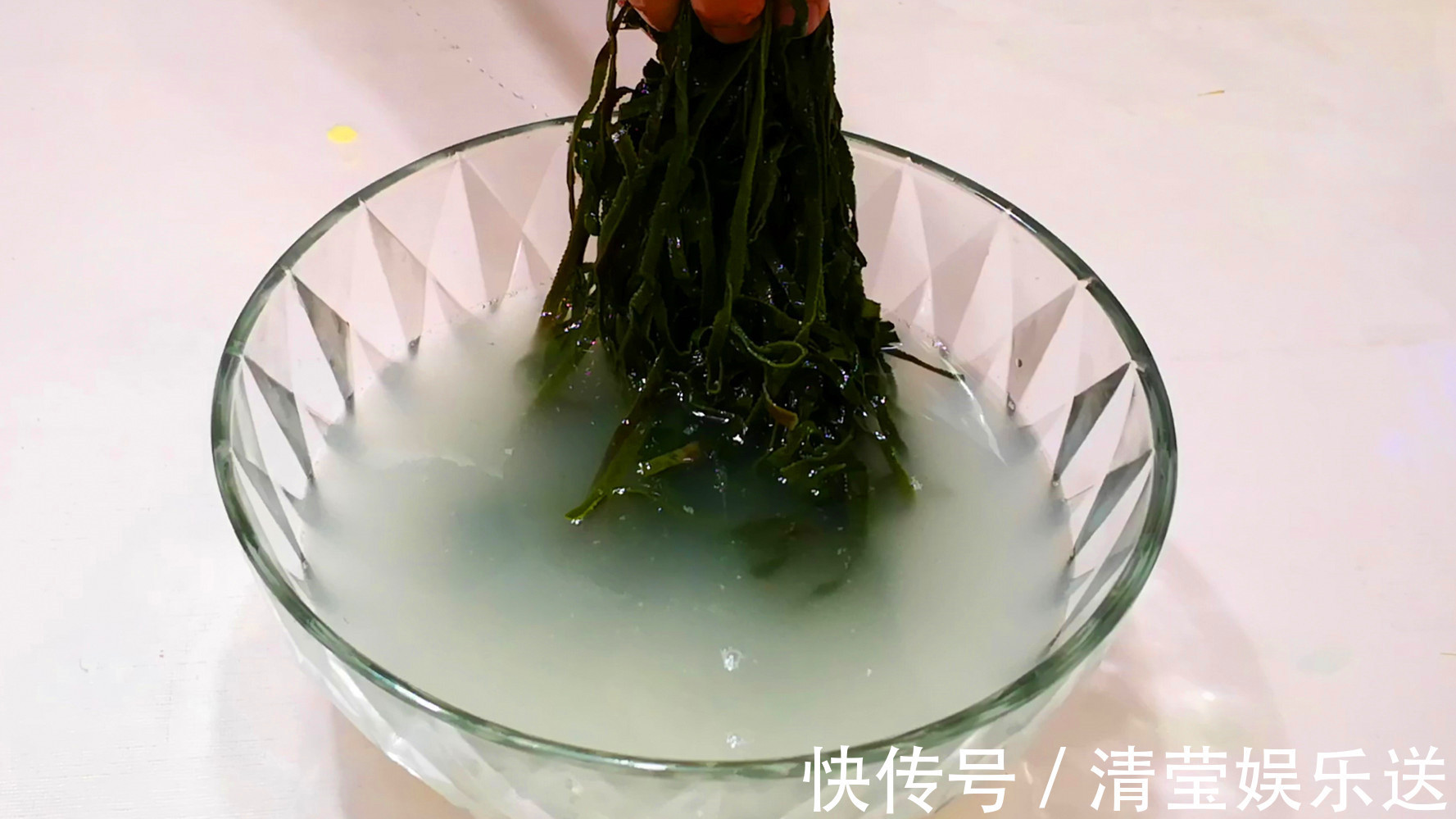 海带|泡海带时,可别直接放到水里就泡,教你正确做法,既简单又快速