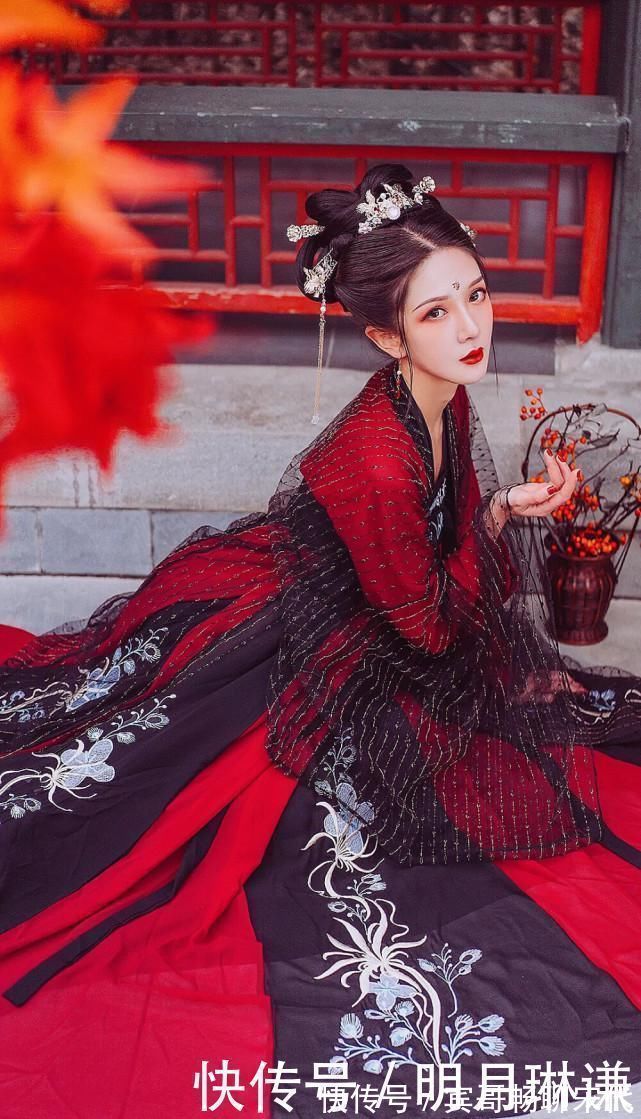 |那些令汉服小姐姐崩溃的瞬间,既搞笑又尴尬,希望你没遇到过