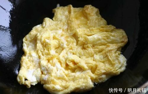 素馅饺子|调鸡蛋素馅饺子,牢记3不放,许多人不懂,难怪没有饺子馆做的好吃