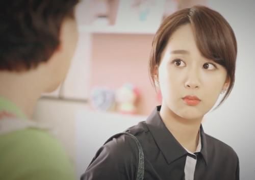 又一部侦探综艺来袭，杨紫为常驻嘉宾，两大军艺校草齐相聚