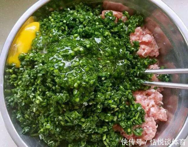 调韭菜馅,10个人7个错,多加这一步,韭菜又绿又脆不出水,真香