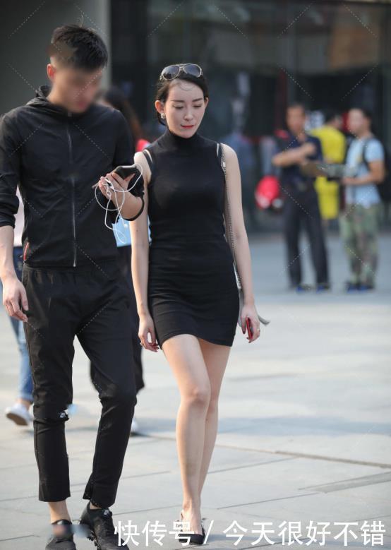 黑系|黑色高领无袖连衣裙,单穿或叠穿,均是优雅又温柔