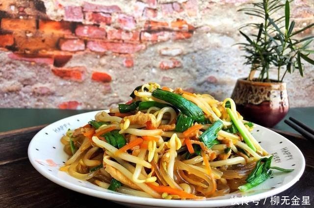 红薯粉条|豆芽炒粉条想要做得好吃,多加一步操作,豆芽鲜脆粉条爽滑太过瘾