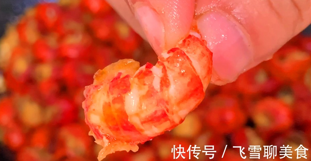 垃圾|小龙虾别直接用清水洗，相当于吃垃圾，教你小技巧，垃圾自动跑光