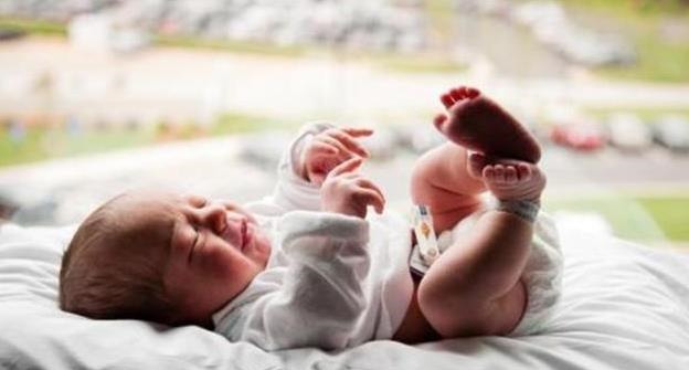 衣物|送给朋友宝宝的“二手”童装,隔日在垃圾桶中发现,网友:做得对