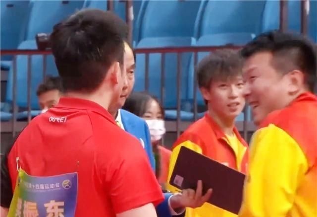 梁靖昆|林高远高兴太早!对樊振东一脸崇拜还说向他学习,次日单打一轮游