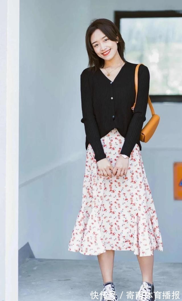 优雅 春天穿“针织衫”怎么搭更好看?学会挑选搭配很关键,优雅又时髦