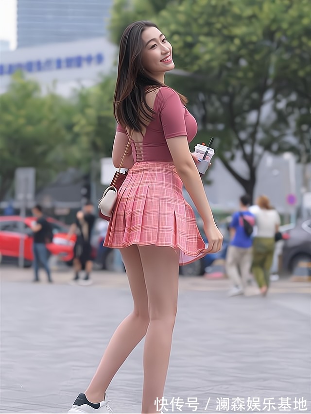 高腰|身材微胖不要紧,百褶短裙可以让你显瘦还显年轻