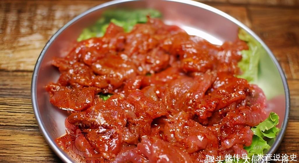 牛肉怎样做才滑嫩不柴?10年大厨教你这三招,入口即化不腥不柴