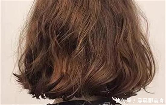 麻花辫|羊毛卷可以编辫子吗 怎么编头发弄成羊毛卷