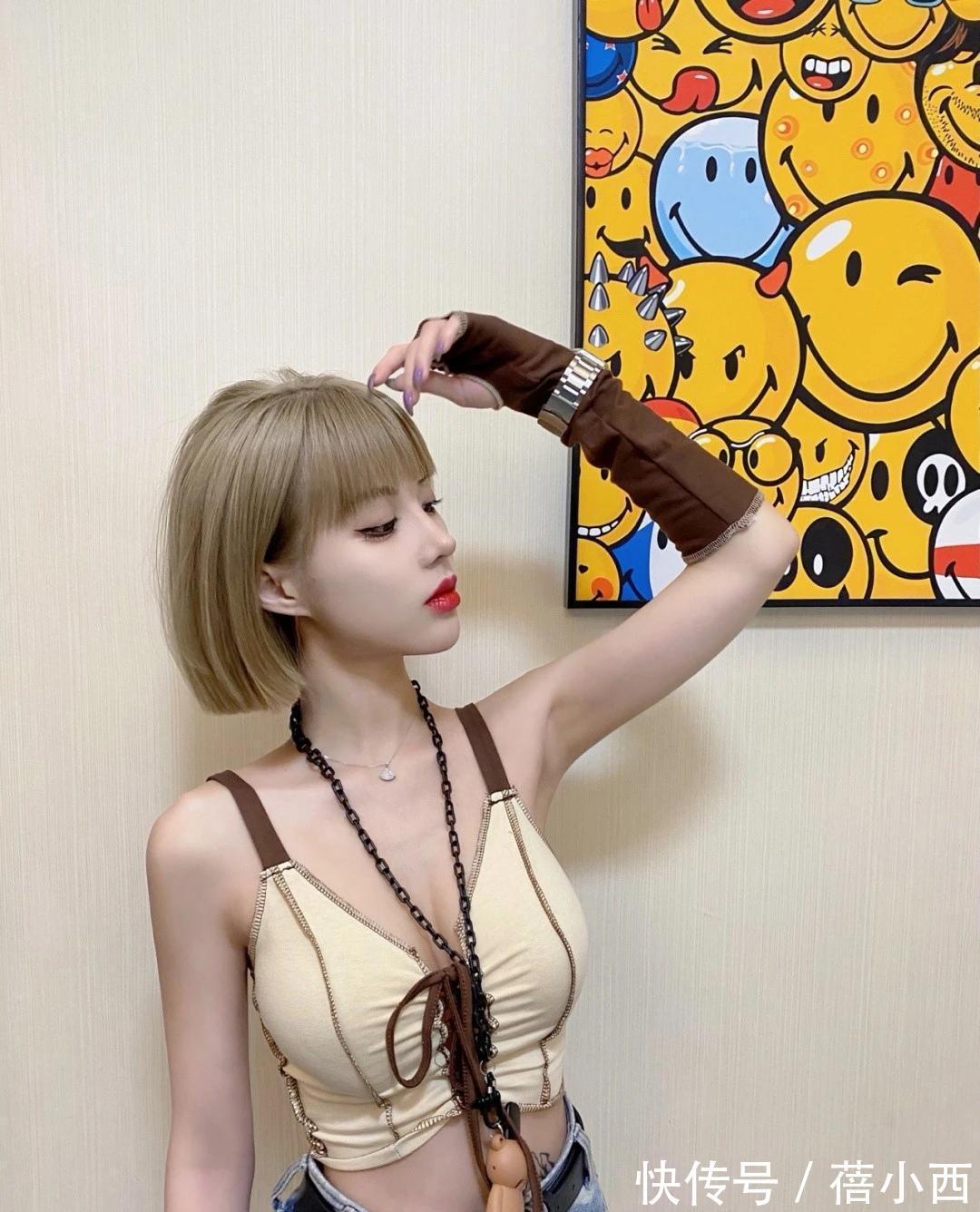 烟灰蓝 秋季流行什么样的发型?女生剪干净利落的小短发,耐看指数五颗星