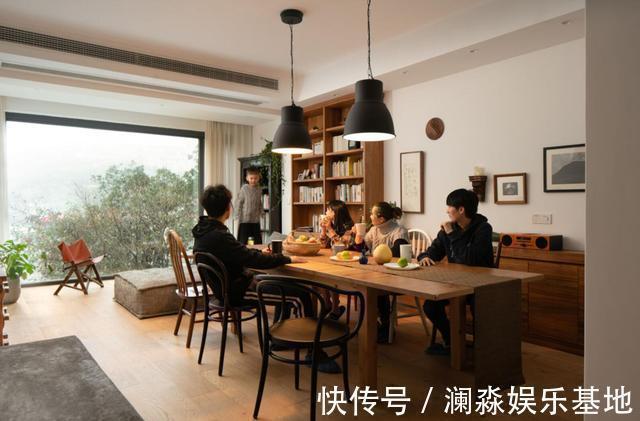 玻璃窗|不设客厅真的很实用?看了她家后,我也想这样装,太温馨了