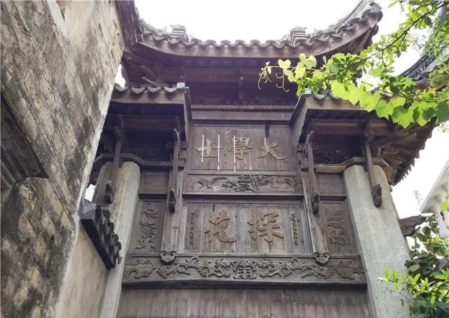 被王阳明视为“完人”,唐伯虎赞为“山中宰相无双”的人是谁