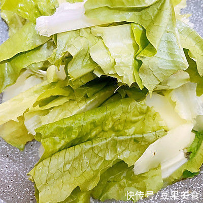 油麦菜|一吃就上瘾的#奈特兰芝士粉挑战赛#清炒蒜蓉油麦菜