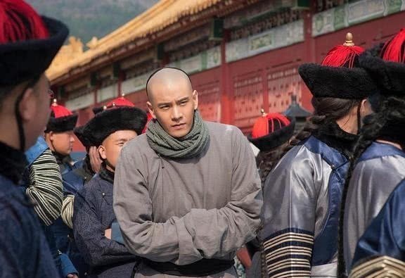 后金女真夺得中原以后,原来最下层的包衣奴才翻身,其中不乏汉人