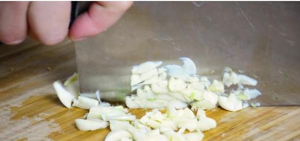 吃光|学会这道万能凉拌调味汁,拌什么都好吃,拌一盘吃光一盘