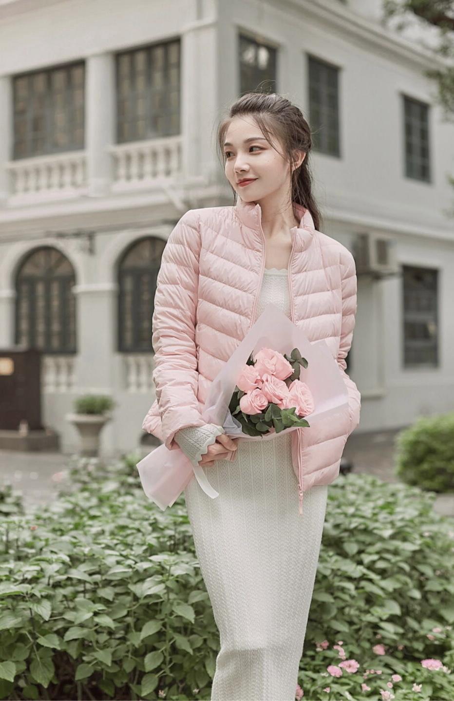 穿搭|降温没“羽绒服”真不行,少女们都爱这4个款,青春洋溢又保暖