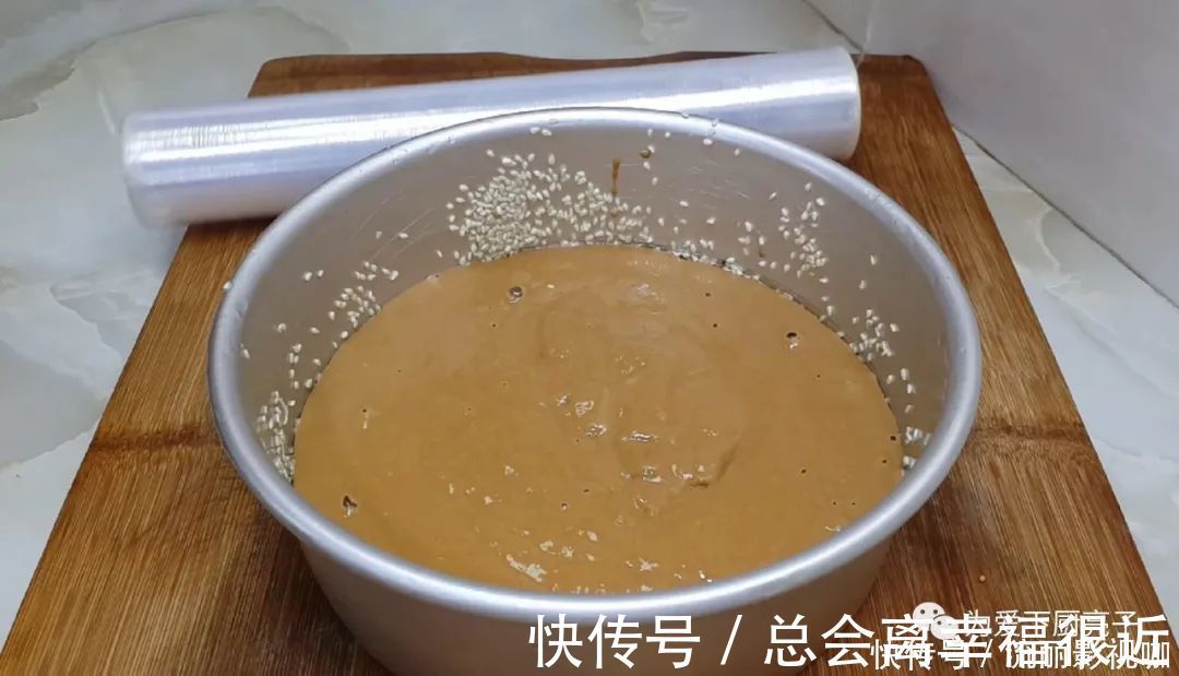保鲜膜|我家发糕就爱这么做，加2勺糯米粉，比蛋糕还香，学会孩子不挑食